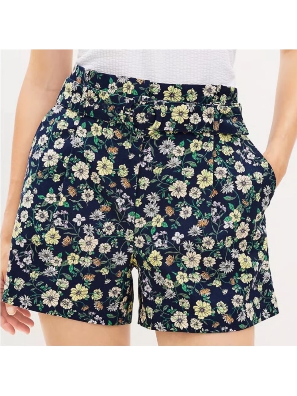 NWT LOFT Floral Linen Blend Shorts Size 10